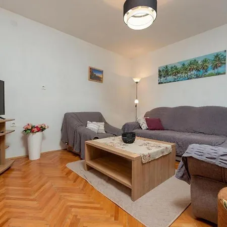 Beachfront With Hot Tub, Terrace, And Sea Views In Holiday home *