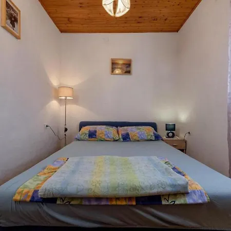 Holiday home Beachfront With Hot Tub, Terrace, And Sea Views In Vinisce